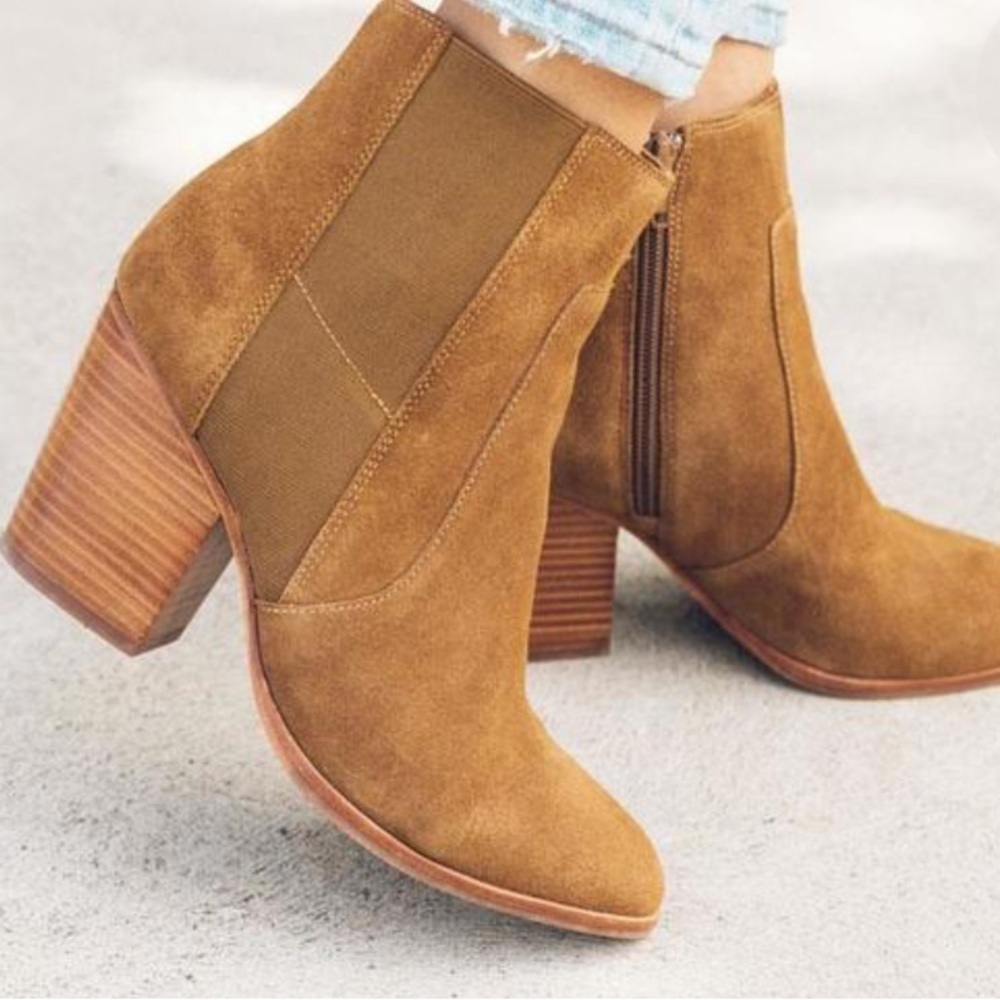 Soludos Brown boots  Ankle Emma chestnut stacked heel size 9 leather suede